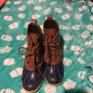 Girls duck boots